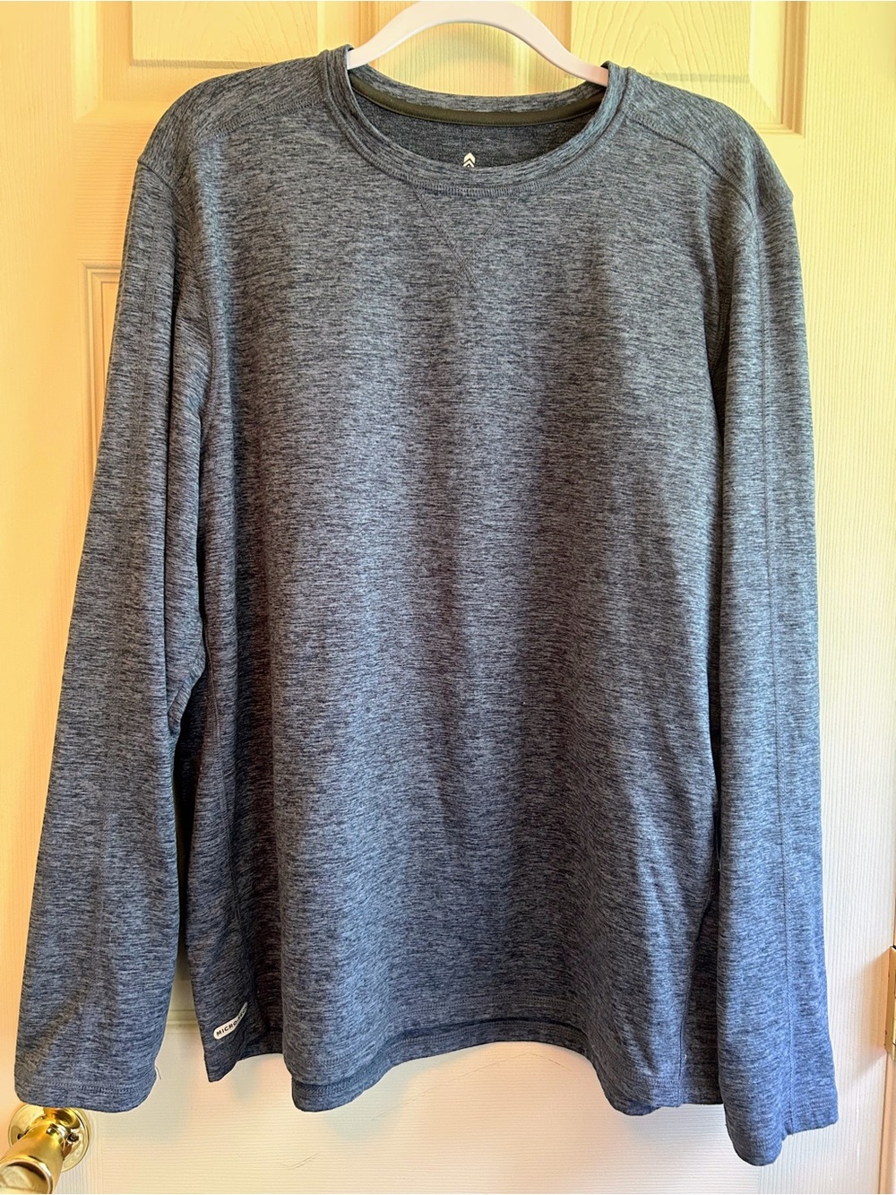 Free Country Men's Long-Sleeve Heathered Gray Crew Shirt